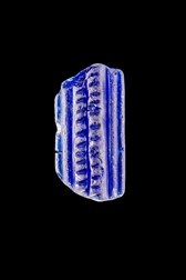 Dem latènezeitlichen Glasarmringfragment wurde wegen seiner blauen Farbe apotropäische Wirkung zugeschrieben